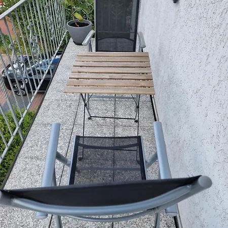 In Klein Duengen Apartment